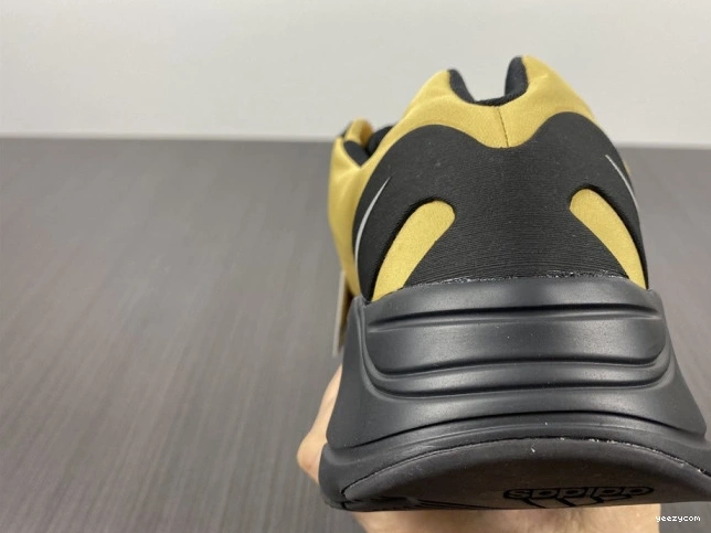 MNVN Boost Flux' GZ0717 Yeezy 'Honey 700 0809